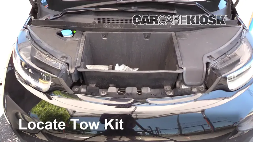 2017 BMW i3 Range Extender 0.6L 2 Cyl. Tires & Wheels Change a Flat Tire